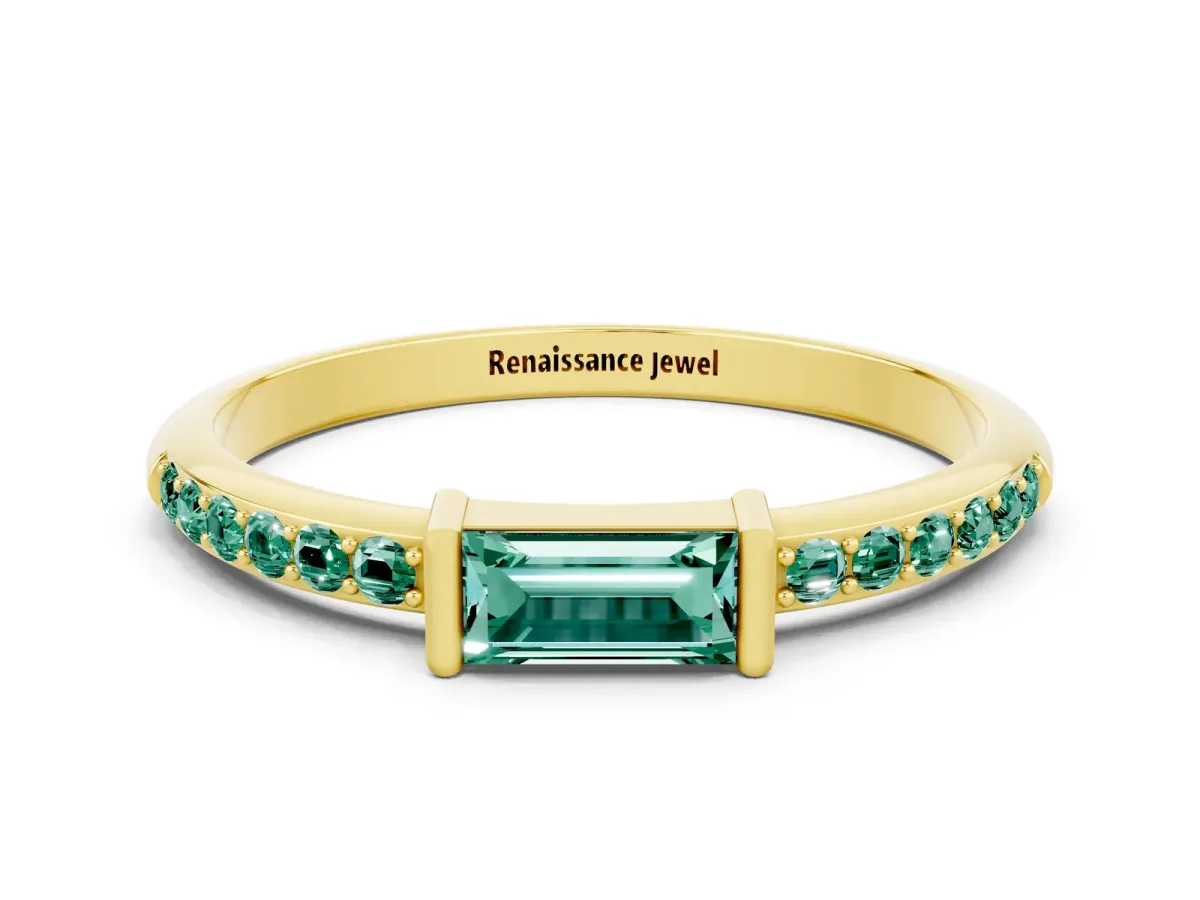 Baguette Green Sapphire Pavé Band with Bar Setting Yellow gold