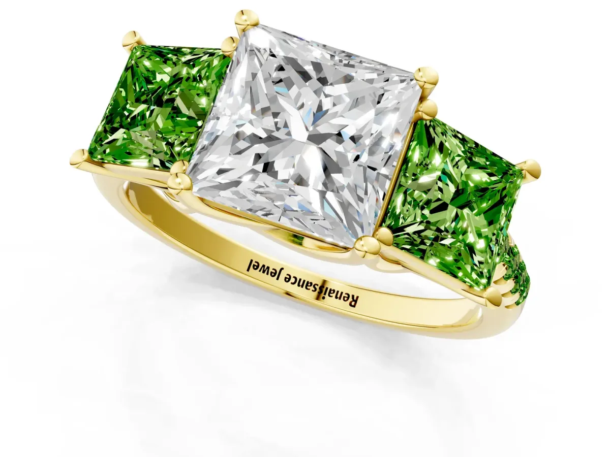 Three-Stone Princess Cut Diamond Ring with Round Peridot Pavé Band and Prong Setting Yellow gold