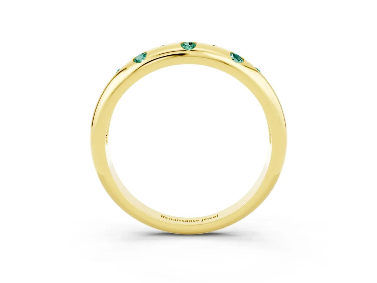 Round Green Sapphire Flush-Set Comfort Fit Band Yellow gold