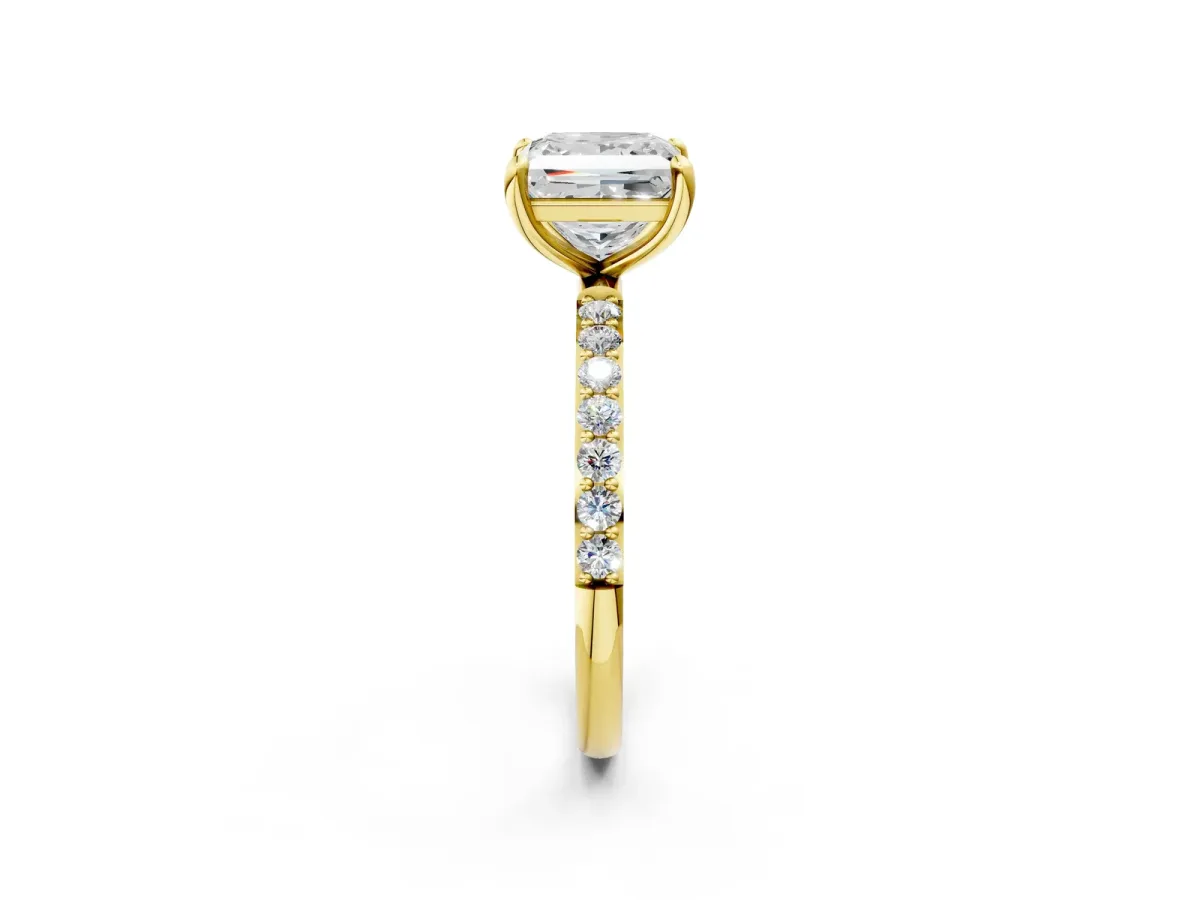 Princess Cut Diamond Solitaire Ring with Round Pavé Band and Prong Setting Yellow gold