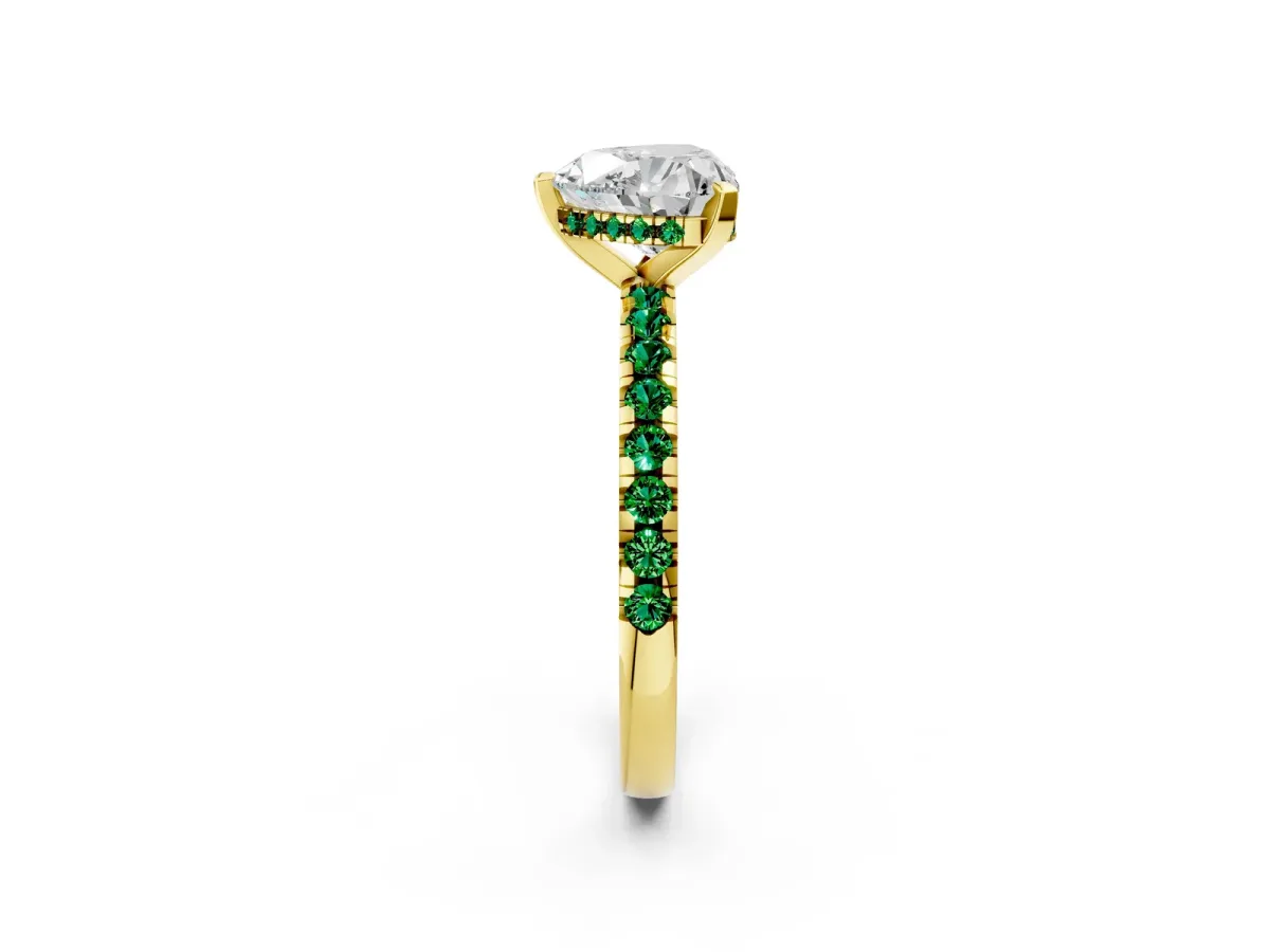 Heart Cut Diamond Solitaire Ring with Round Emerald Pavé Band and Four-Prong Setting Yellow gold