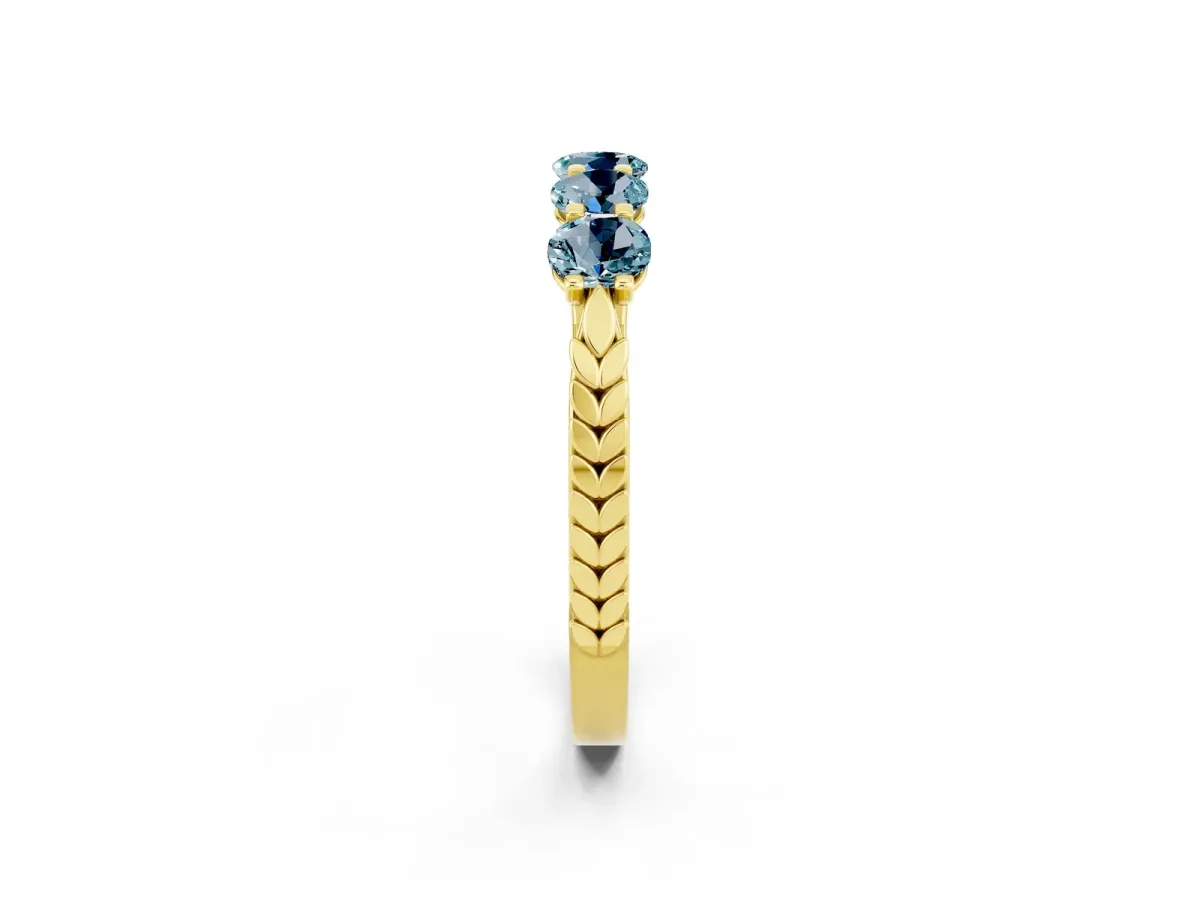 Five-Stone Round Aquamarine Prong-Set Band Yellow gold