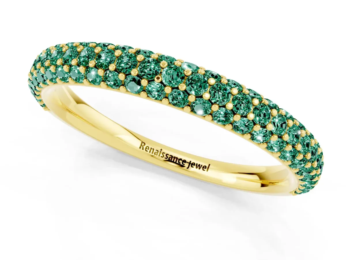 Round Green Sapphire Pavé Eternity Band with Shared Prong Setting Yellow gold