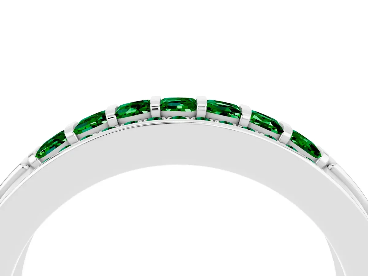 Bar-Set Princess Cut Emerald Pavé Band White gold