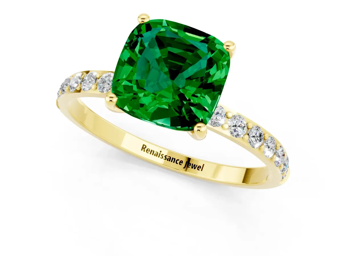 Cushion Cut Emerald Solitaire Ring with Round Pavé Band and Prong Setting Yellow gold