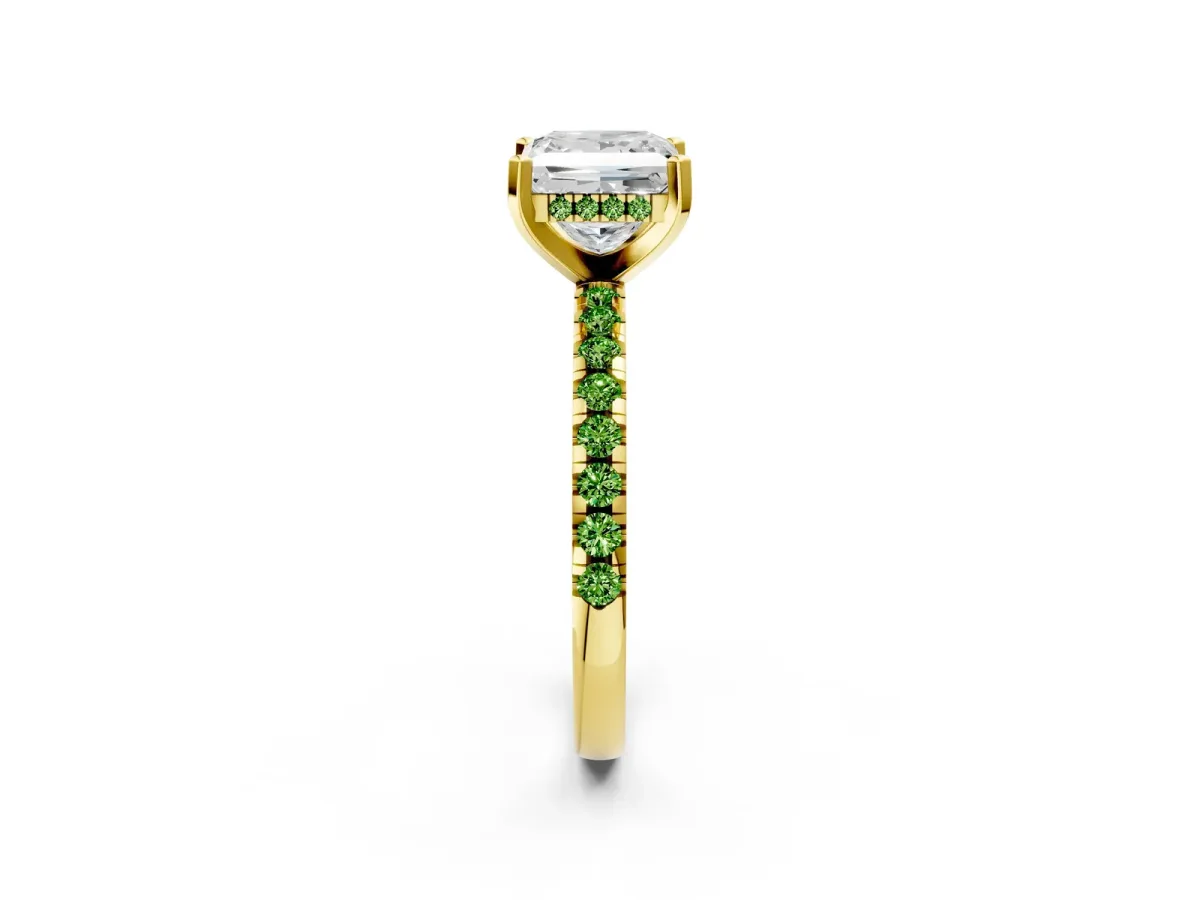 Princess Cut Diamond Solitaire Ring with Round Peridot Pavé Band and Four-Prong Setting Yellow gold