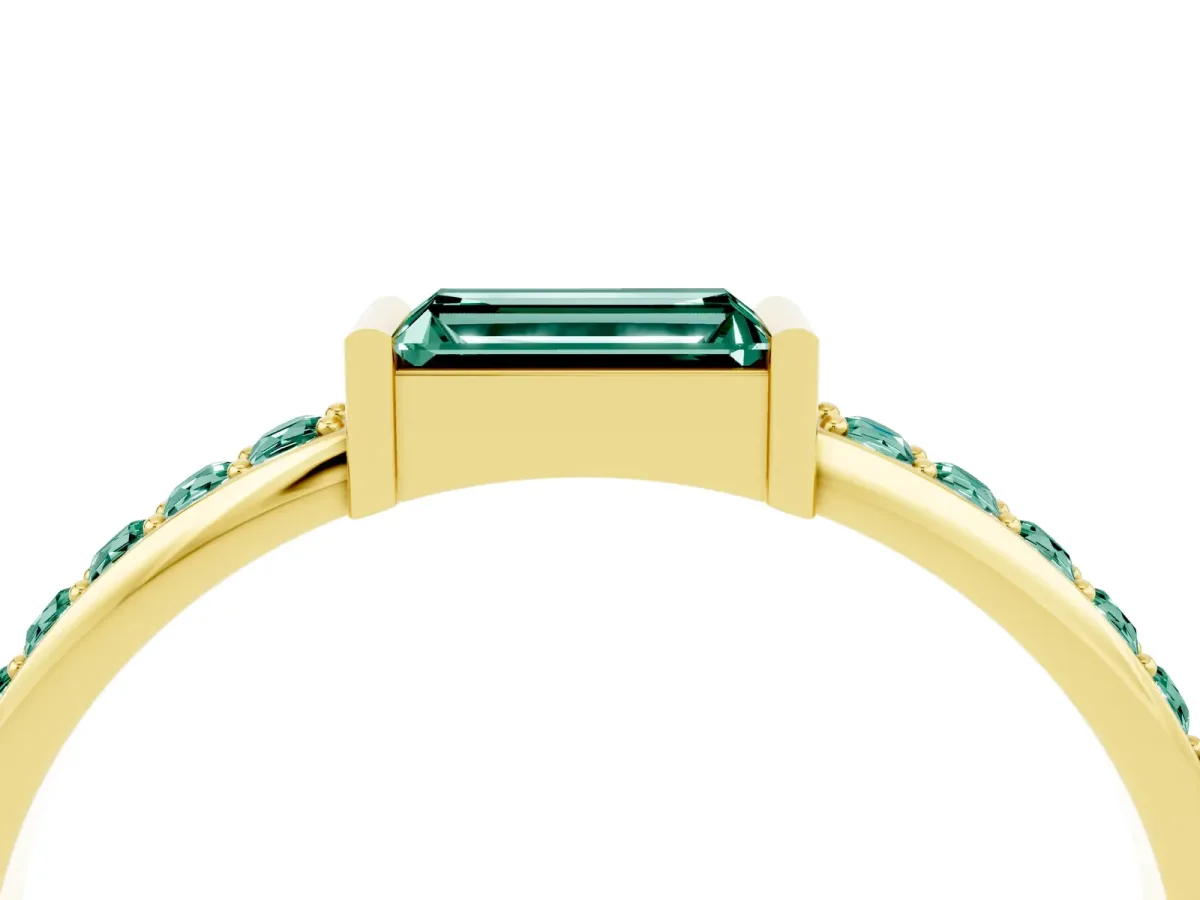 Baguette Green Sapphire Pavé Band with Bar Setting Yellow gold