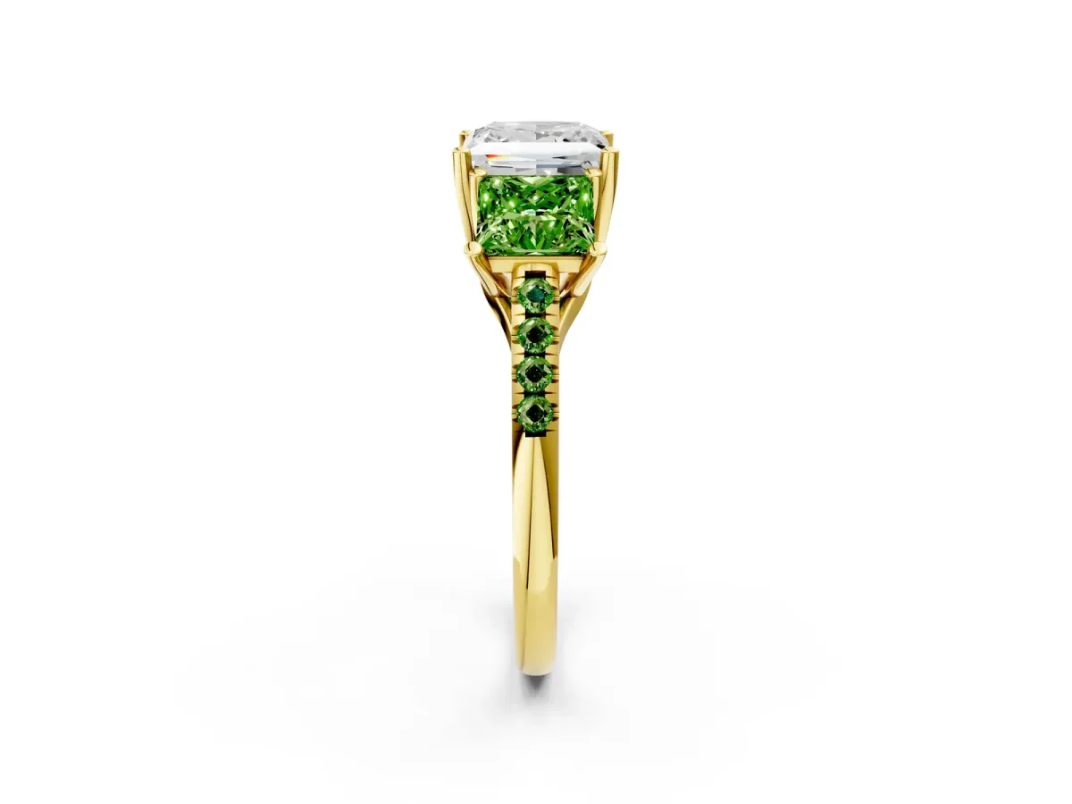 Three-Stone Princess Cut Diamond Ring with Round Peridot Pavé Band and Prong Setting Yellow gold