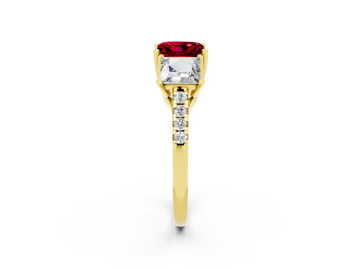 Three-Stone Princess Cut Ruby Ring with Round Pavé Band and Prong Setting Yellow gold