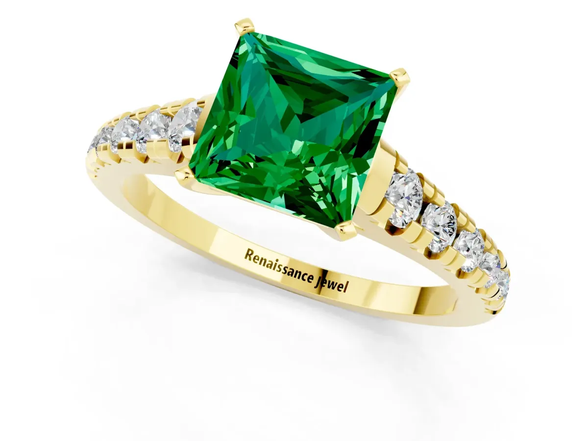 Princess Cut Emerald Cathedral Solitaire Ring with Round Pavé Band Yellow gold
