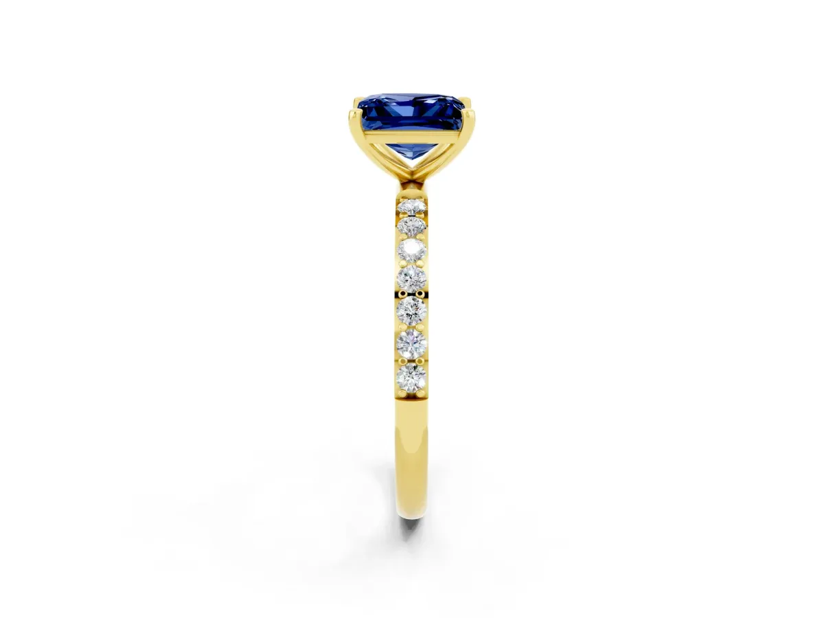 Princess Cut Blue Sapphire Solitaire Ring with Round Pavé Band and Prong Setting Yellow gold