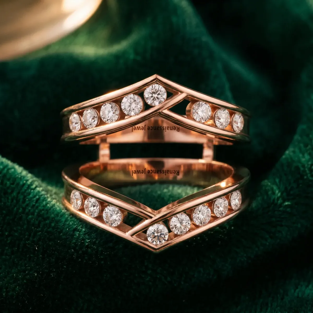 Round Diamond Channel-Set Chevron Band Rose gold
