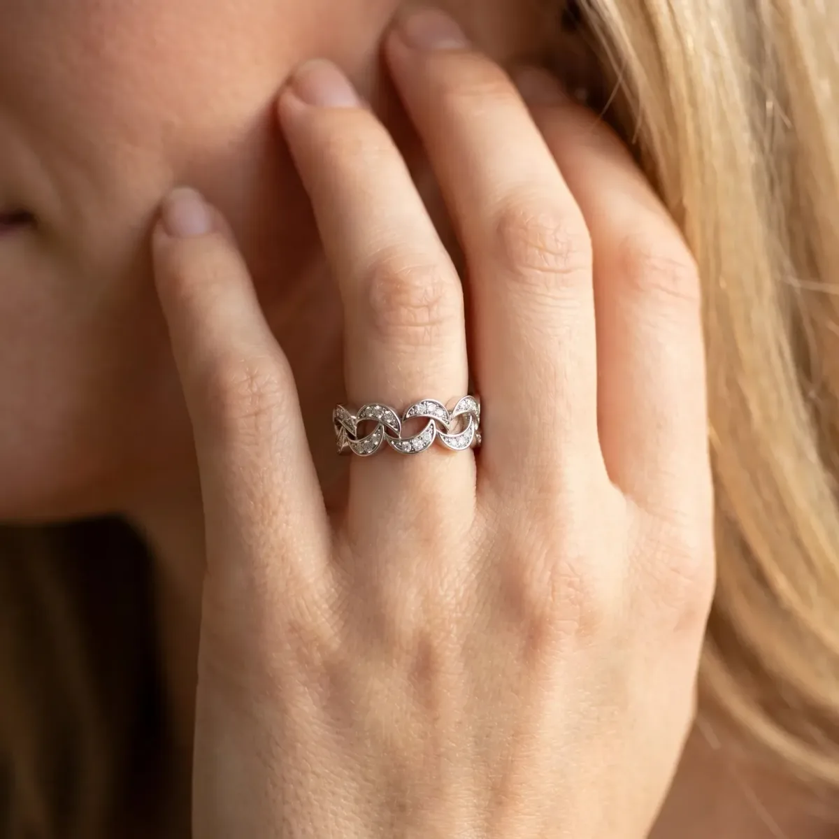 Pavé Round Diamond Interlocking Eternity Band with Bezel Prong Setting Platinum