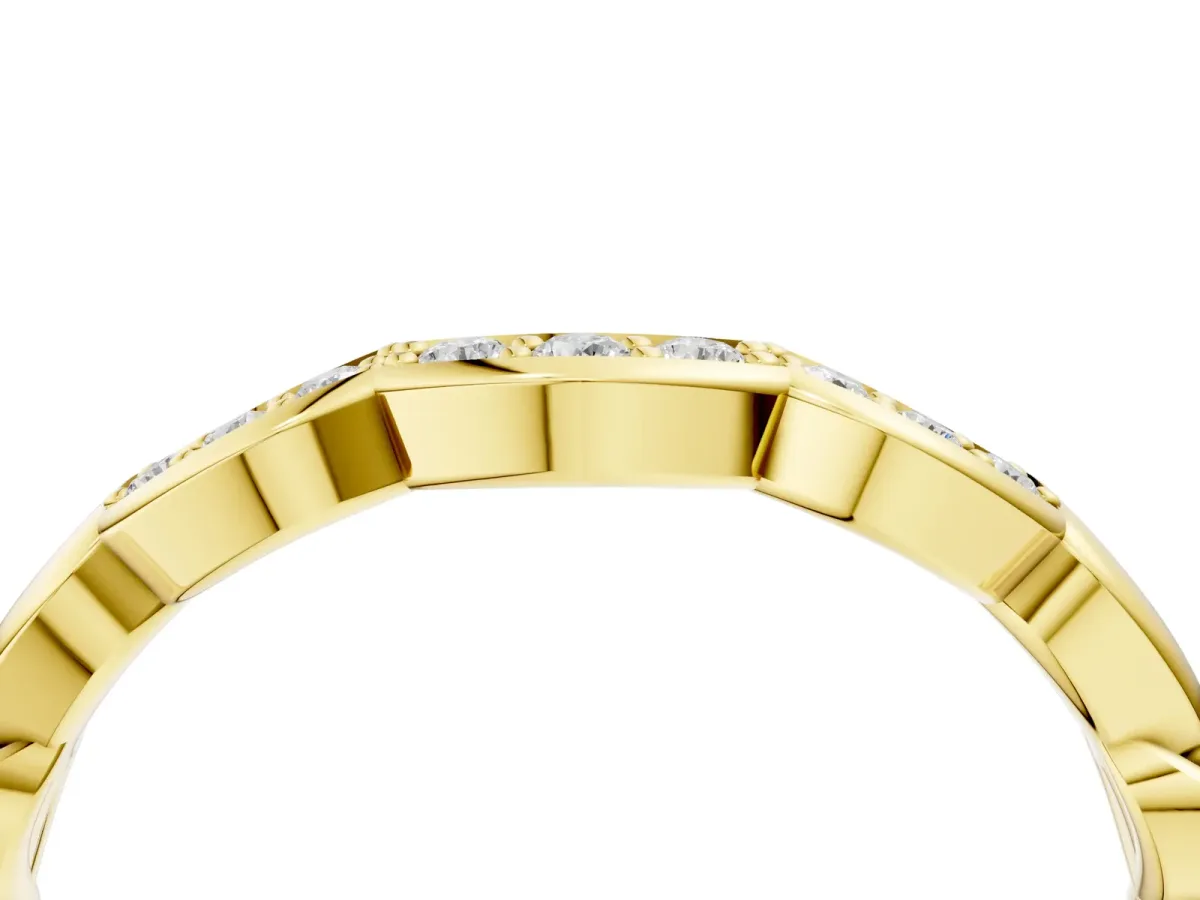 Scalloped Diamond Curved Band with Round Brilliant Stones and Shared Prong Setting Yellow gold