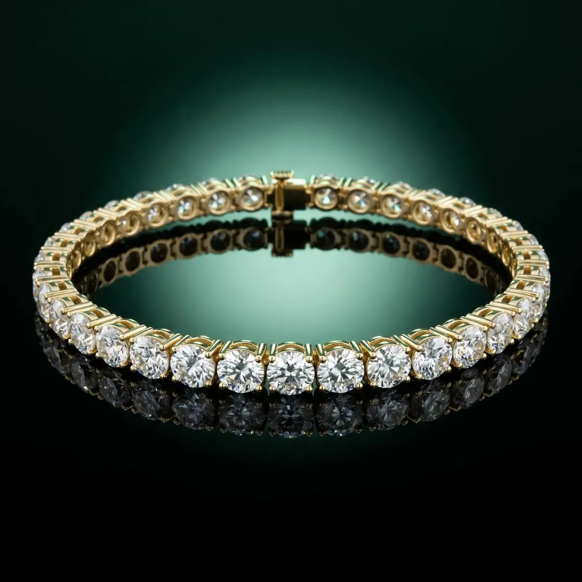 Round Brilliant Diamond Tennis Bracelet with Prong Setting Yellow gold