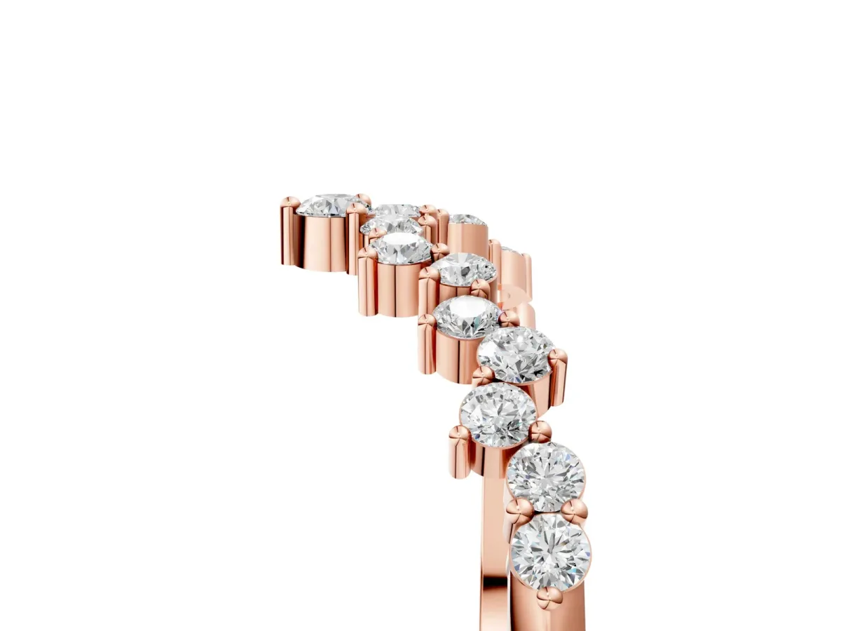 V-Shaped Diamond Cluster Curved Band with Round Brilliant Cut Stones and Prong Setting Rose gold