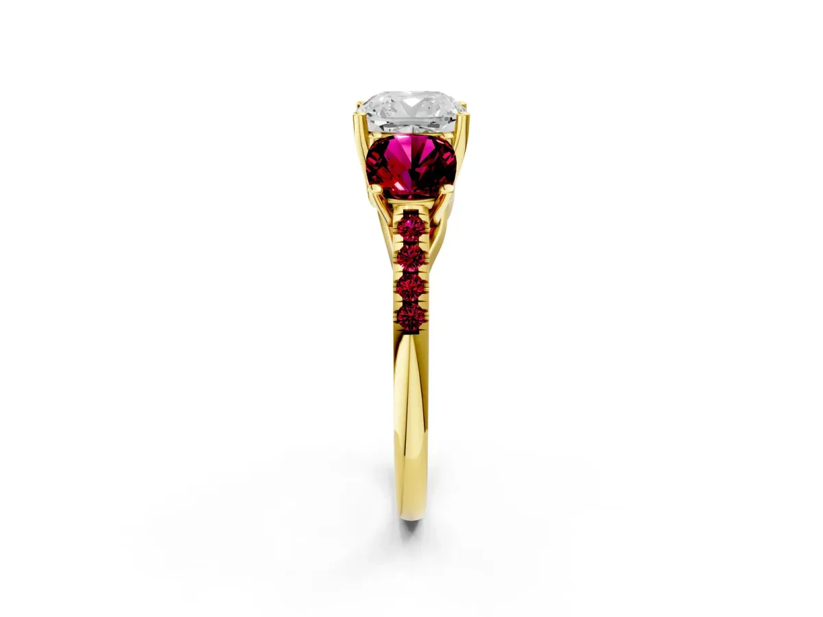 Three-Stone Cushion Cut Diamond Ring with Round Garnet Pavé Band and Prong Setting Yellow gold
