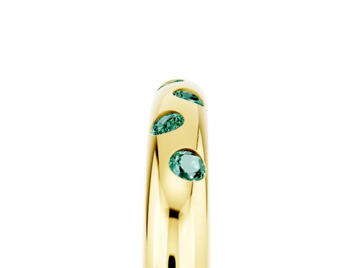 Round Green Sapphire Flush-Set Comfort Fit Band Yellow gold