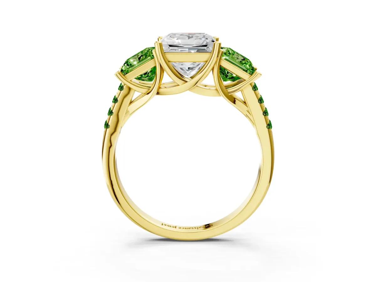 Three-Stone Princess Cut Diamond Ring with Round Peridot Pavé Band and Prong Setting Yellow gold