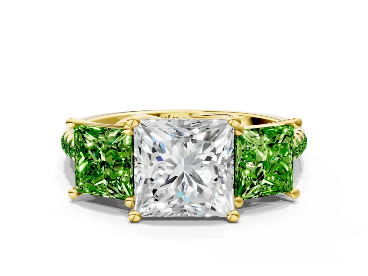 Three-Stone Princess Cut Diamond Ring with Round Peridot Pavé Band and Prong Setting Yellow gold