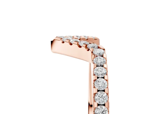 V-Shaped Pavé Round Diamond Chevron Band with Shared Prong Setting Rose gold