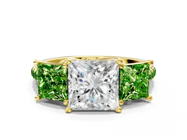 Three-Stone Princess Cut Diamond Ring with Round Peridot Pavé Band and Prong Setting Yellow gold